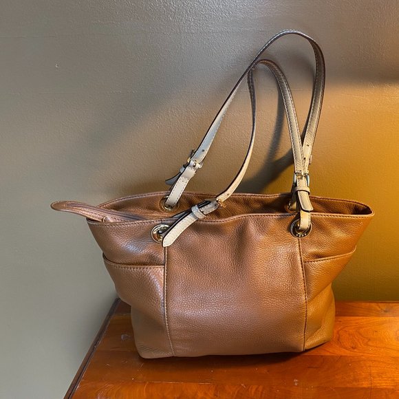 Michael Kors Tan W/Gold Hardware Pebble Leather Bag - Picture 4 of 15